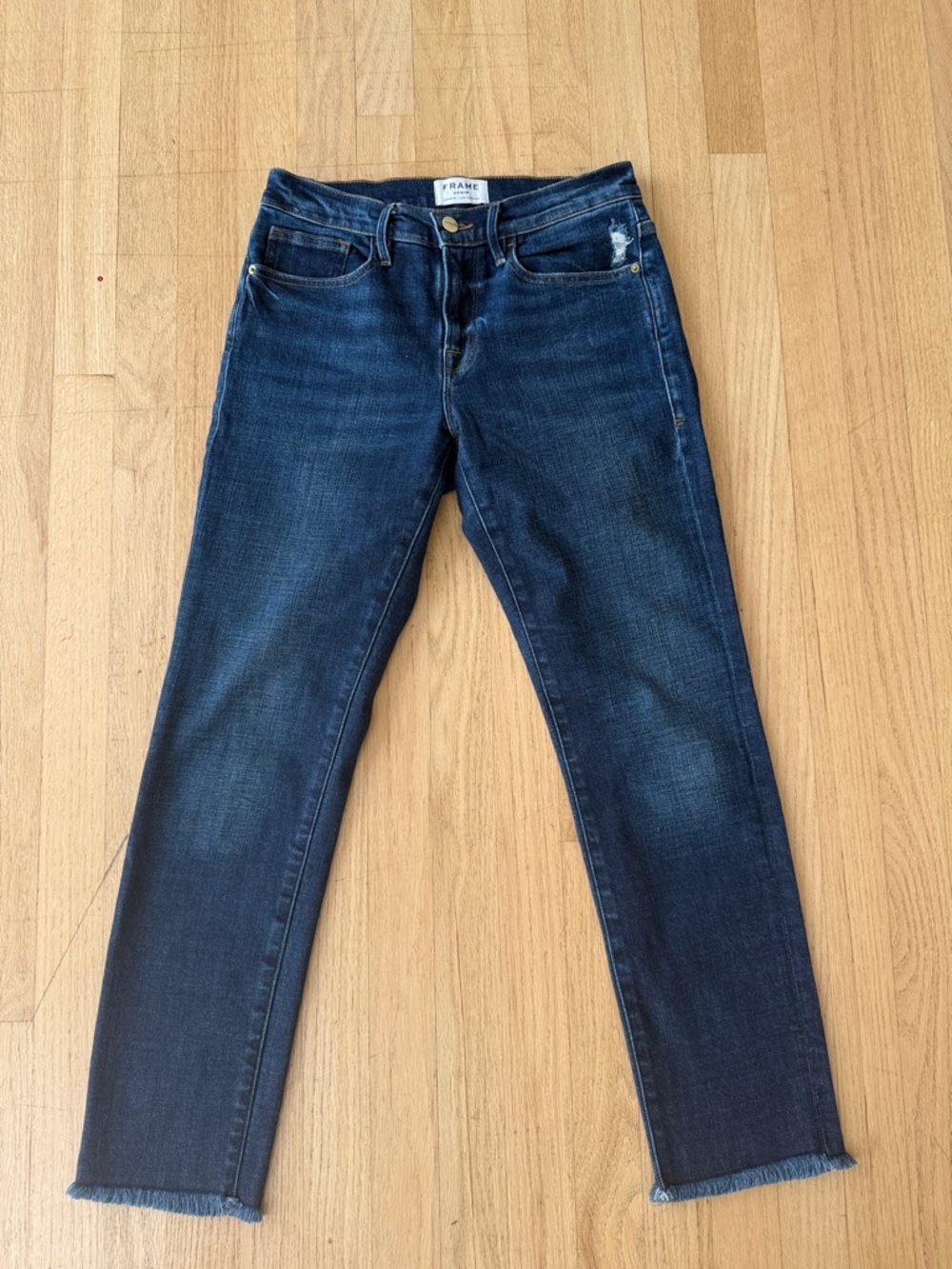 NWOT: Frame Le Boy Slim-Boyfriend Jeans w/ Frayed Hem, sz. 26